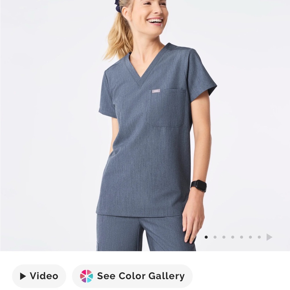 Figs Scrub SET- Evans Skinny
Pants (S) AND Catarina Top (M) in Heather Denim